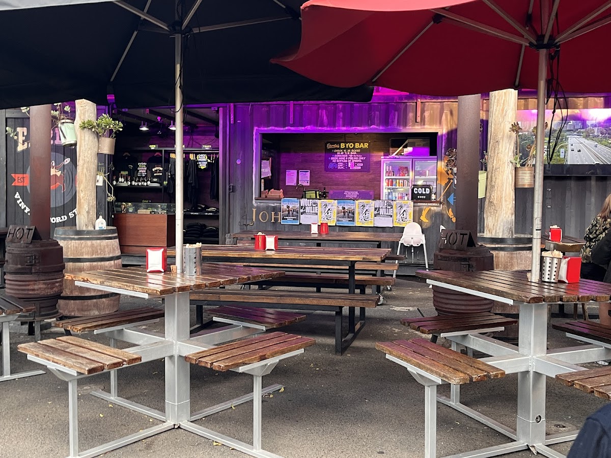 Big Earle's Roadhouse Barbecue Photo 3