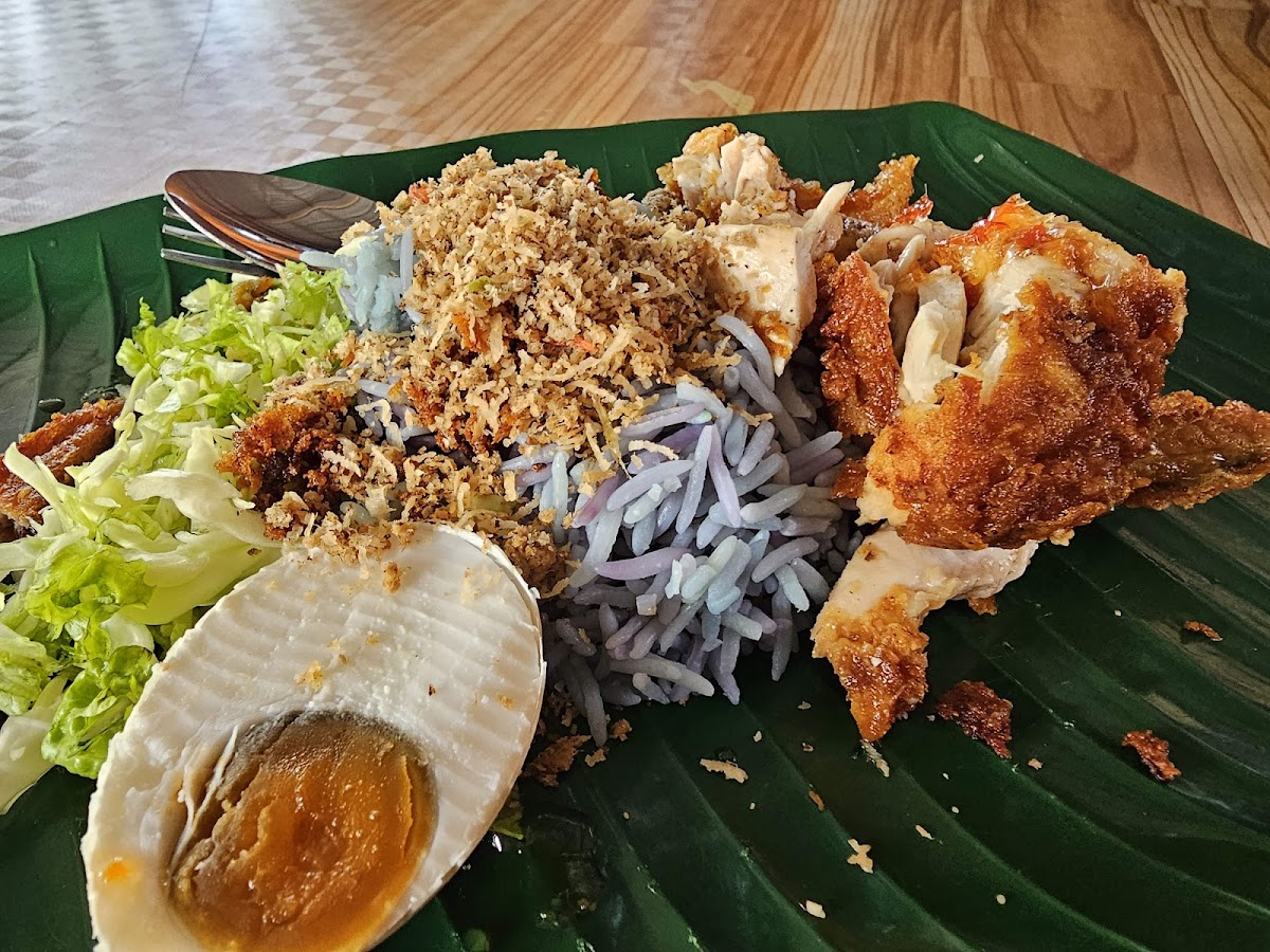 Nasi Dagang Warisan Kak Ju Photo 3