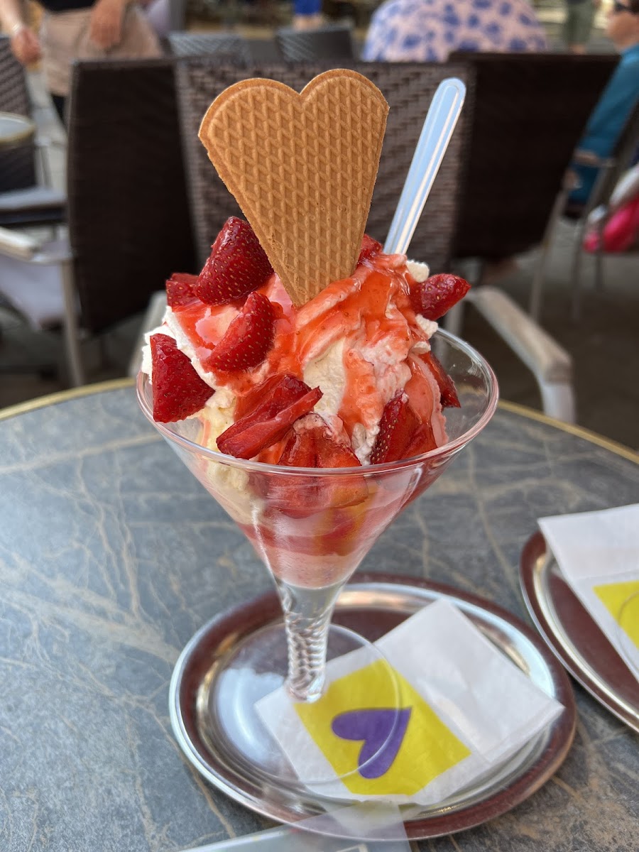 Eis & Cafe Milano Photo 10