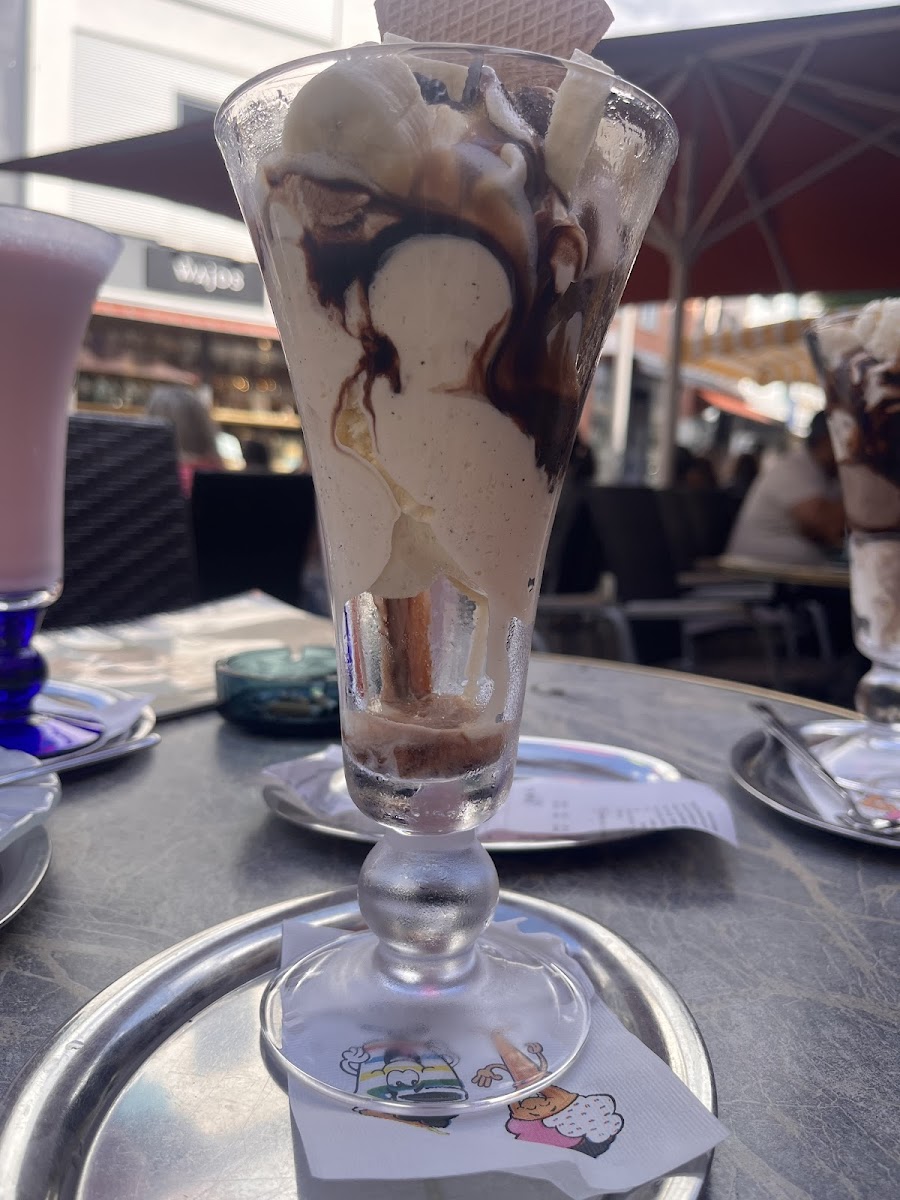 Eis & Cafe Milano Photo 3