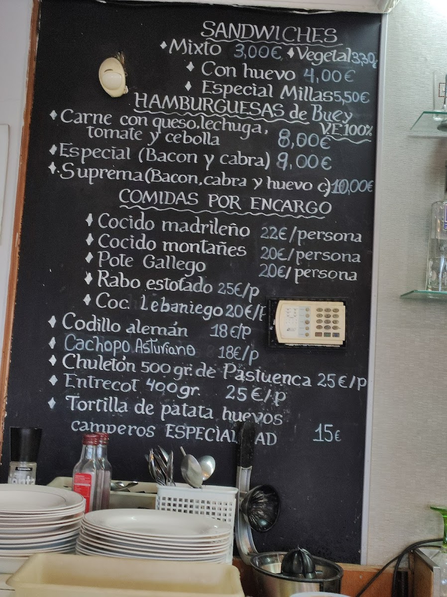 CAFETERÍA MILLAS Photo Menu 3