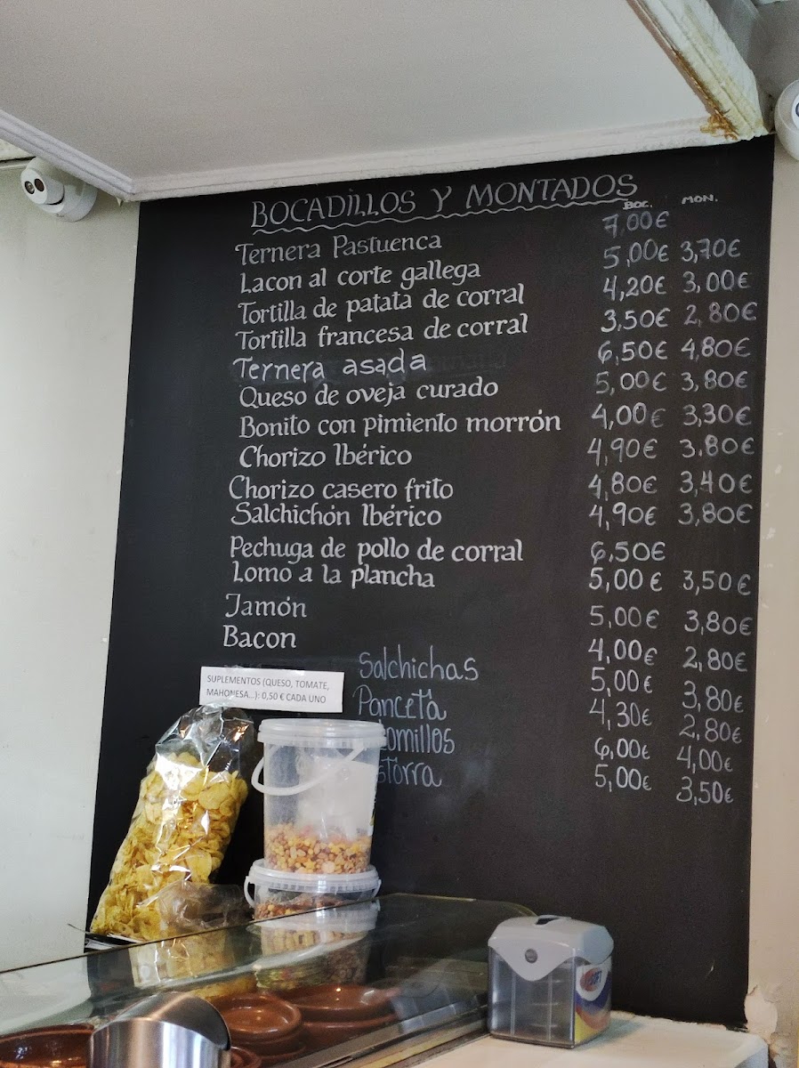 CAFETERÍA MILLAS Photo Menu 4