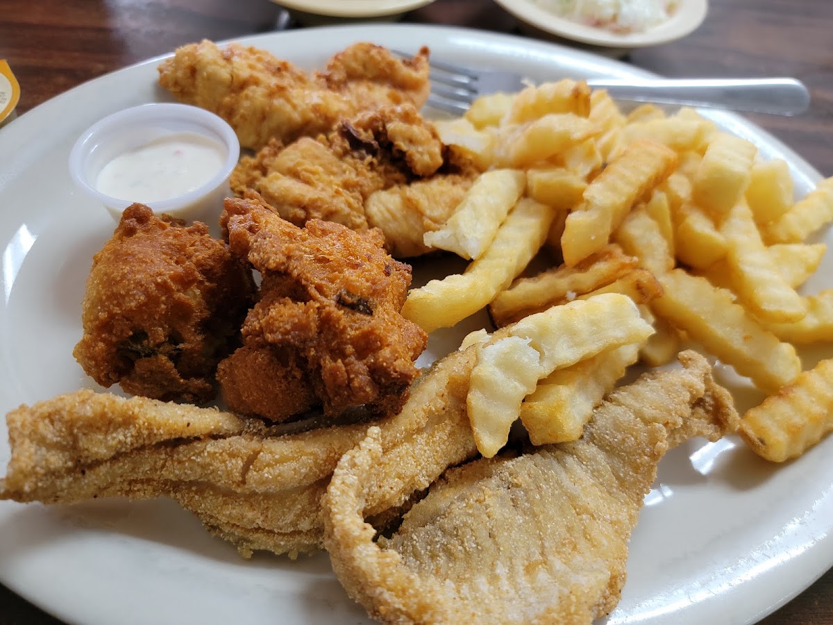 Shirley's Restaurant Photo 9