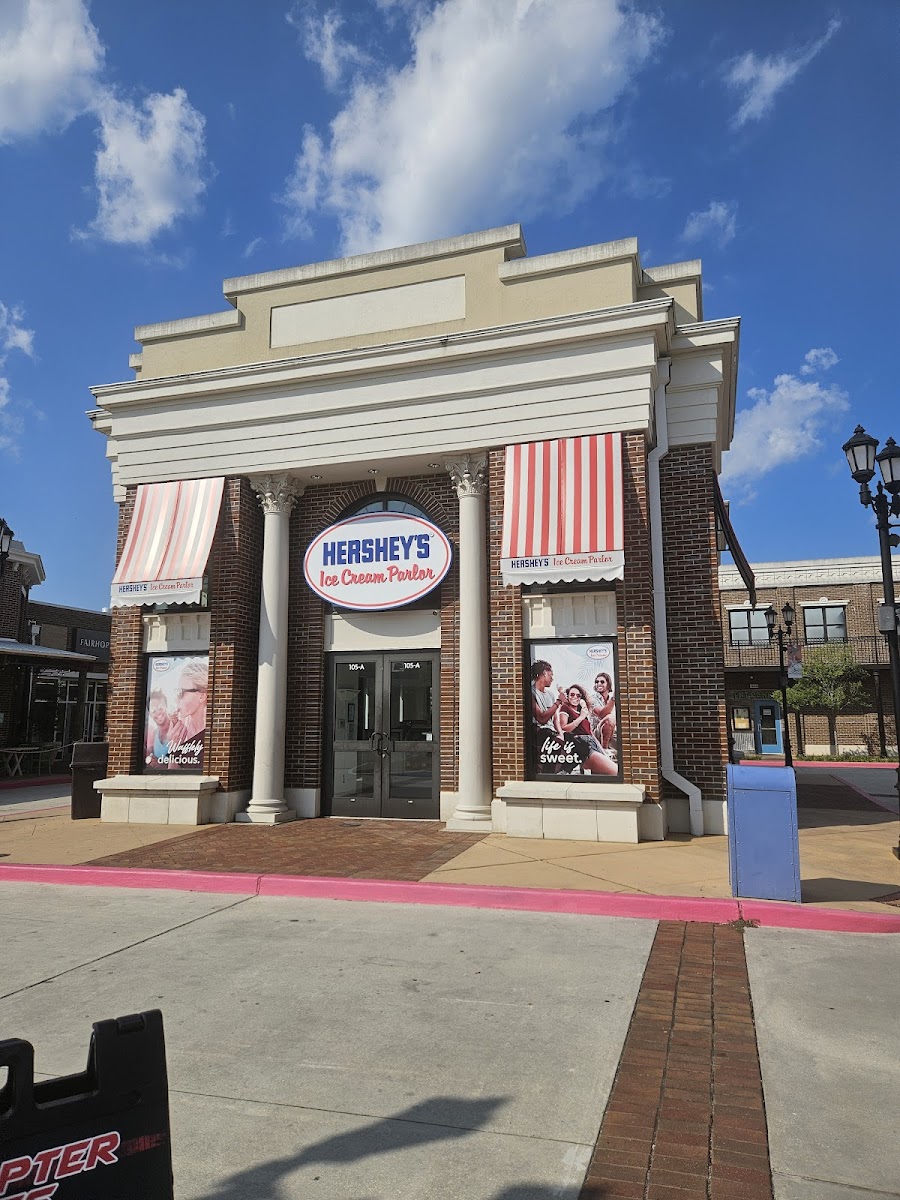 Hershey's Ice Cream Parlor at OWA Photo 3
