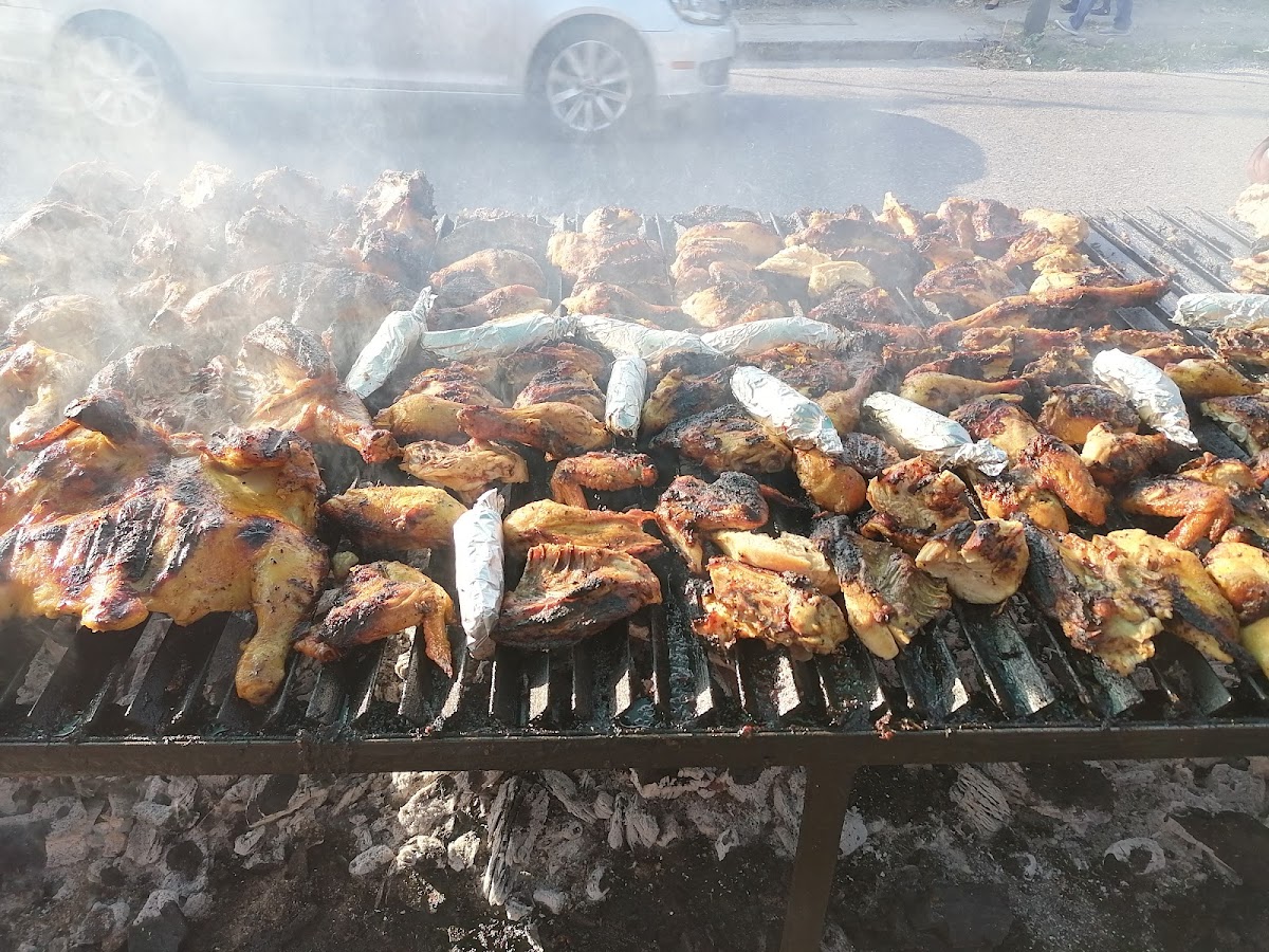 Pollos Y Costillas Al Carbon 'El Profe' Cuernavaca.