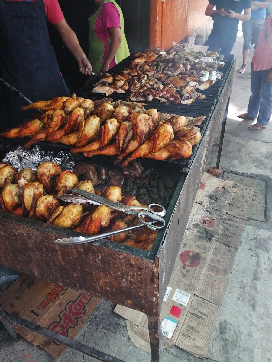 Pollos Y Costillas Al Carbon 'El Profe' Cuernavaca. Photo 8