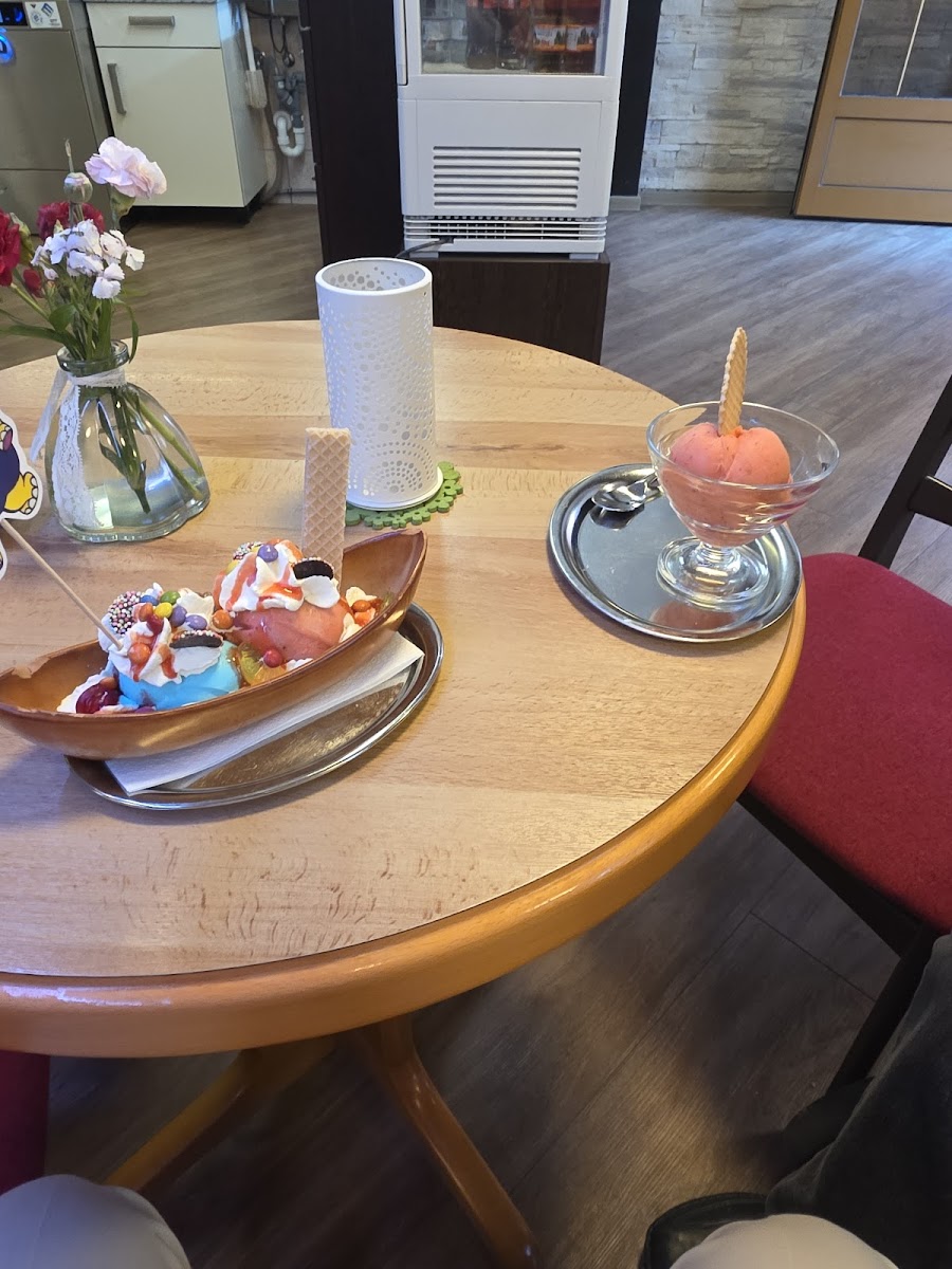 Eiscafe Weber Photo 4