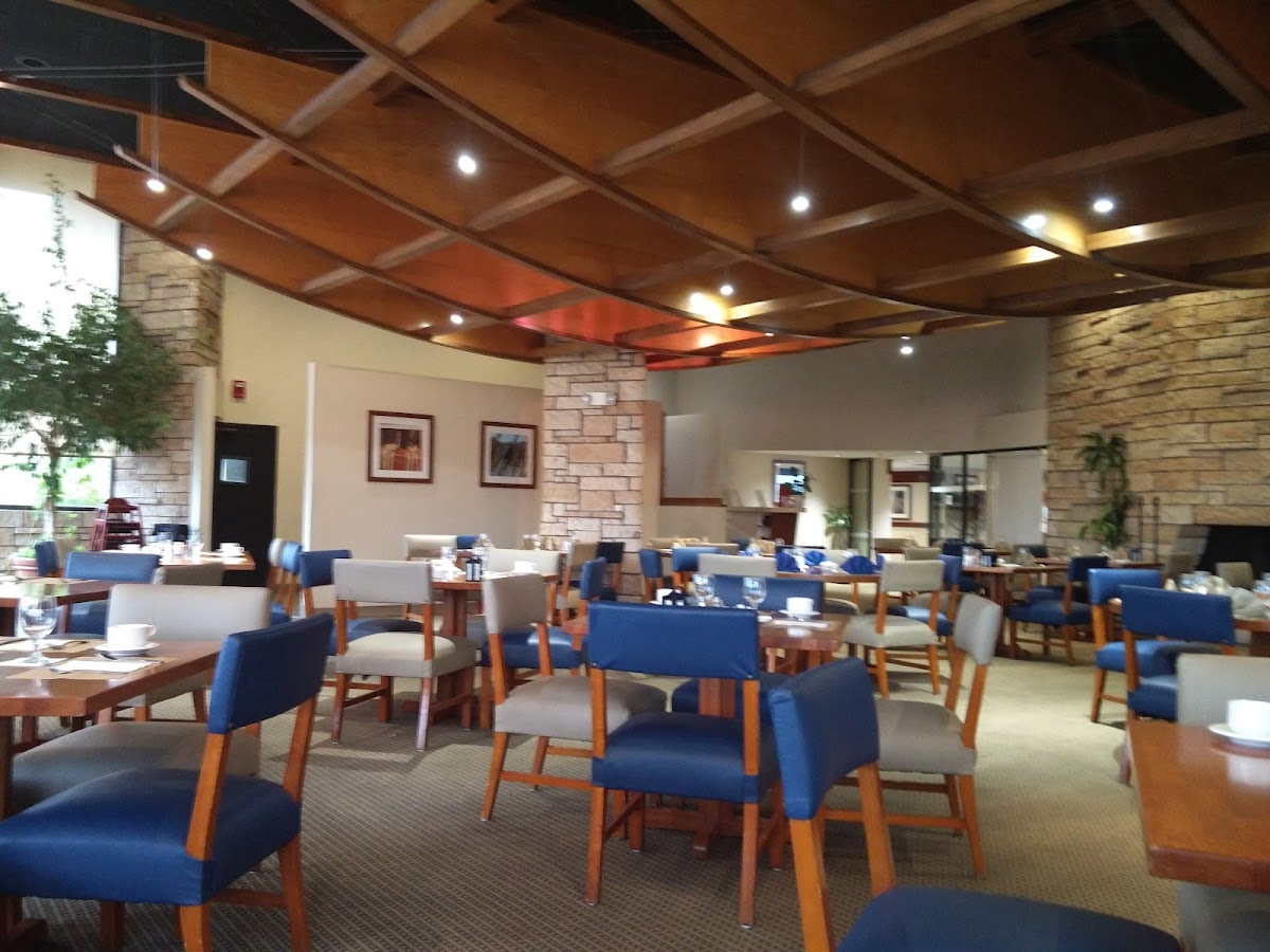 Alexander's Restaurant & Lounge Photo 3