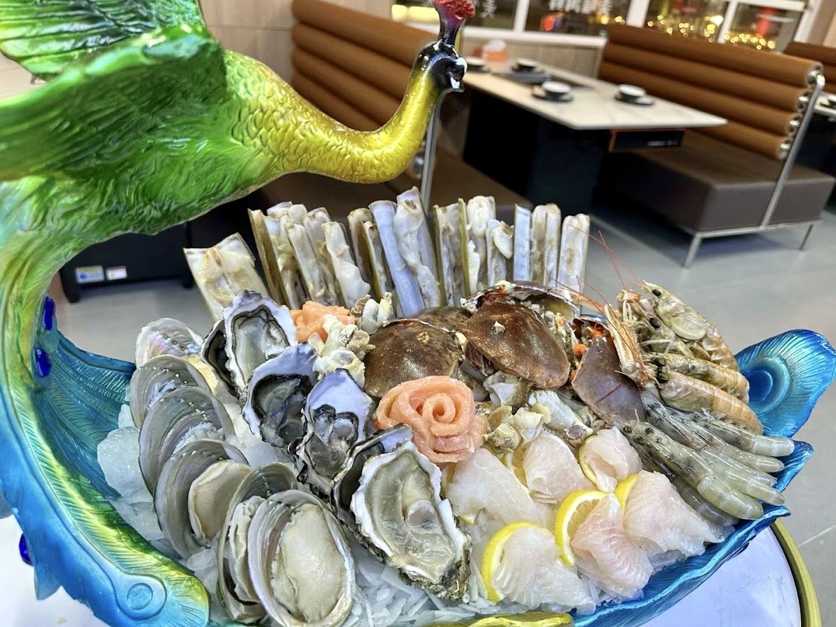 Leading Seafood Hotpot Photo 3