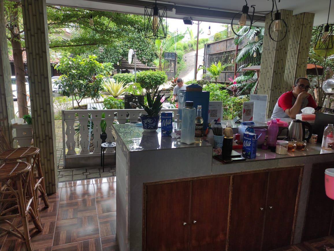 Bale Djajan | Cafe | Coffee Shop | Kopi Botolan | Depok Photo 2