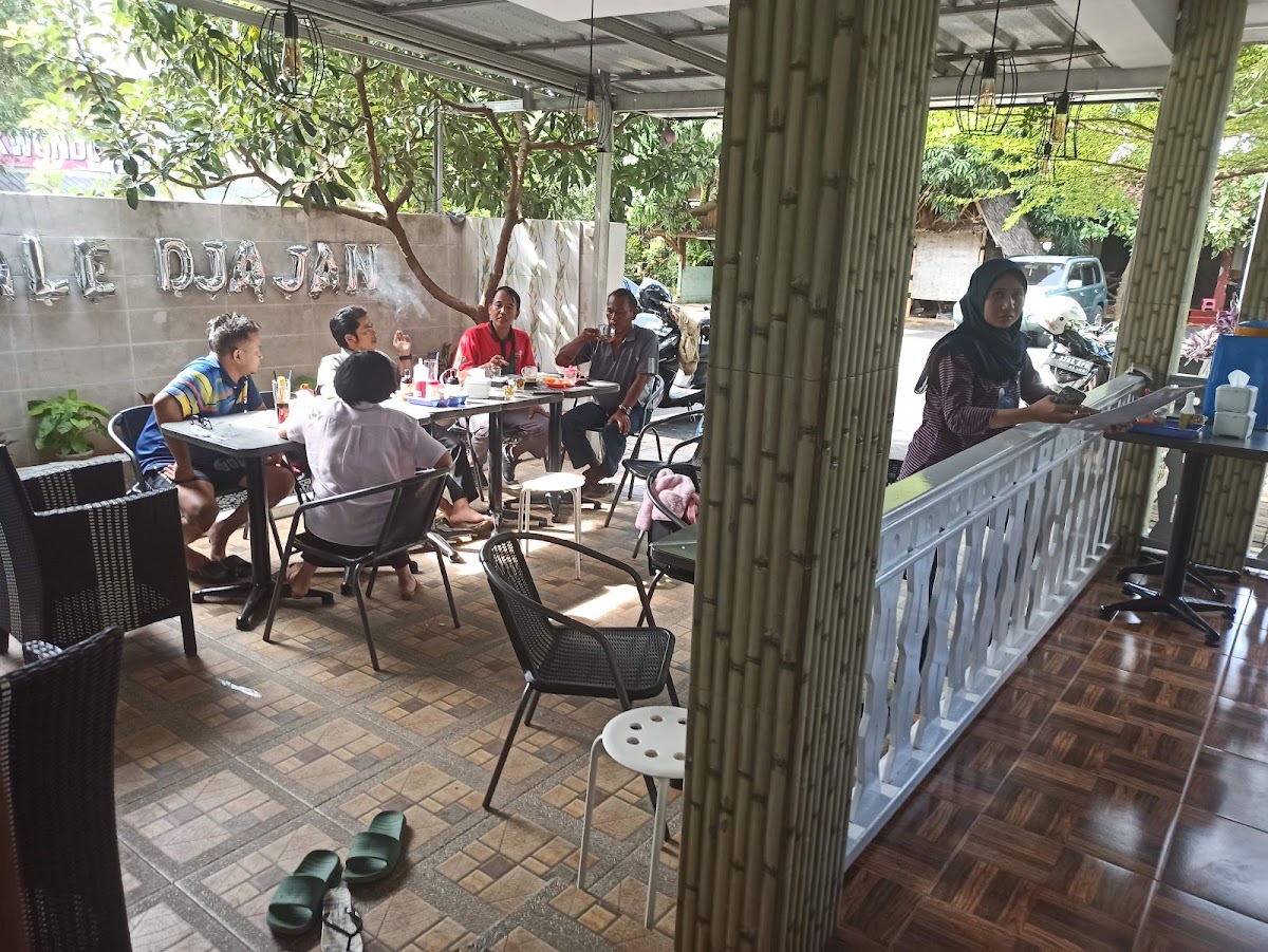 Bale Djajan | Cafe | Coffee Shop | Kopi Botolan | Depok Photo 5