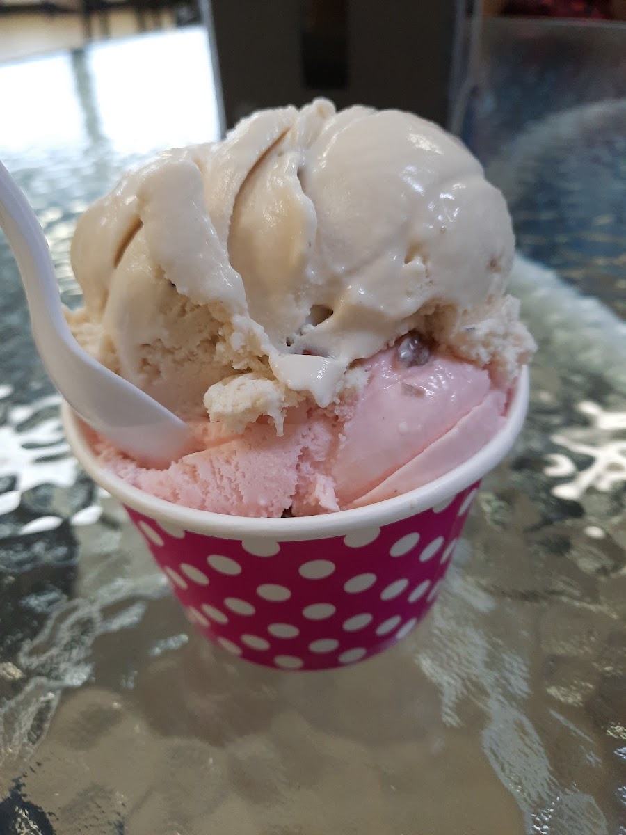16/90 T'ville Scoops Photo 4