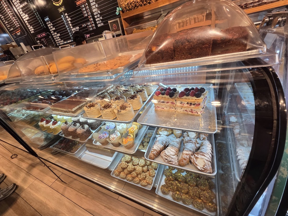 Lety's Bakery and Cafe Photo 4