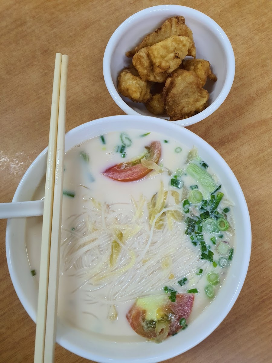 通记鱼丸 • Twin Kee Home Made Fish Ball Noodles Soup Photo 8