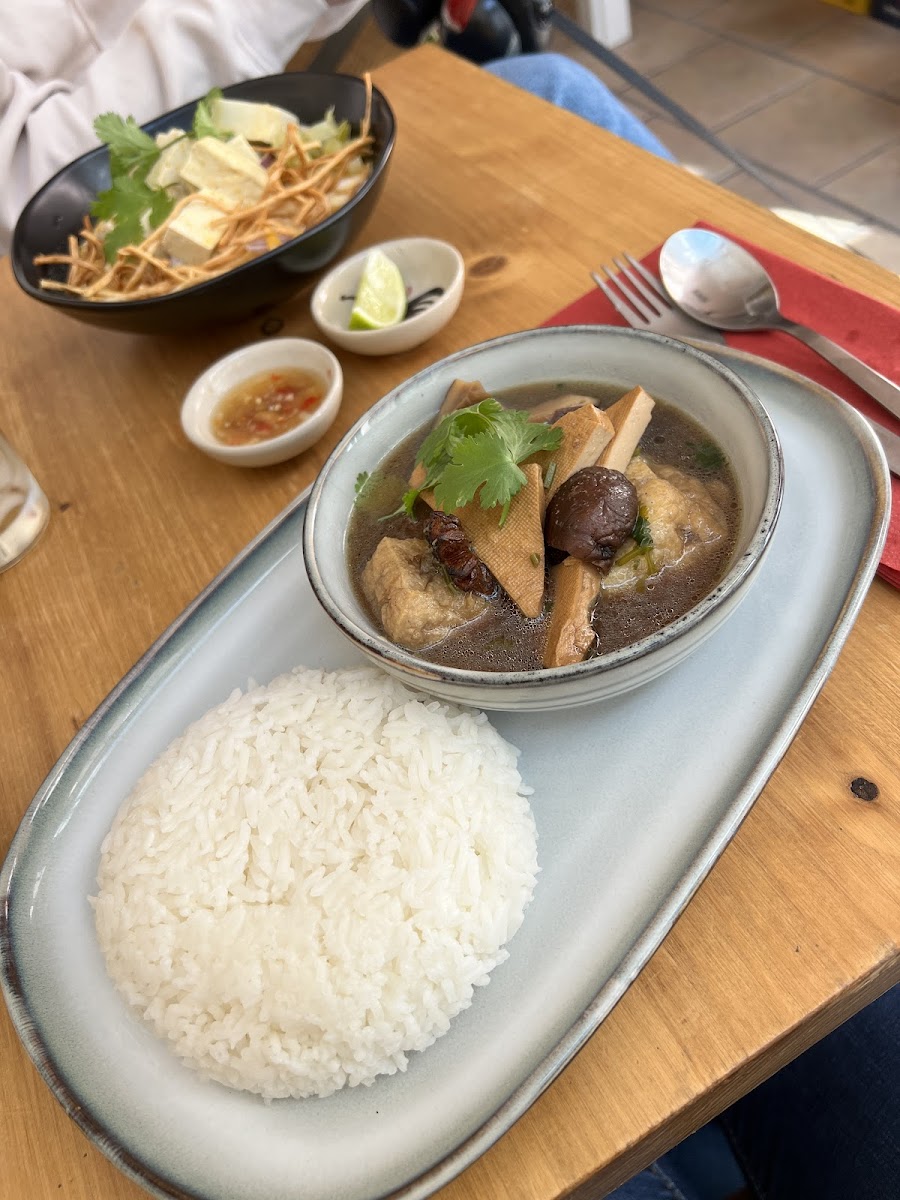 Suc Süc (สุก-สุข) Photo 6
