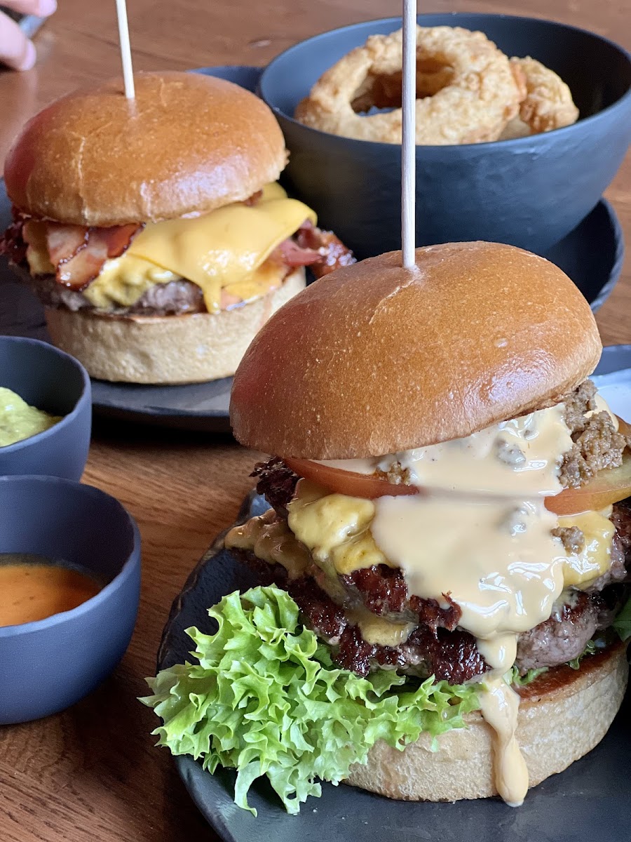 Burger House Photo 4
