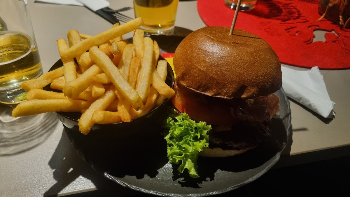 Burger House Photo 9