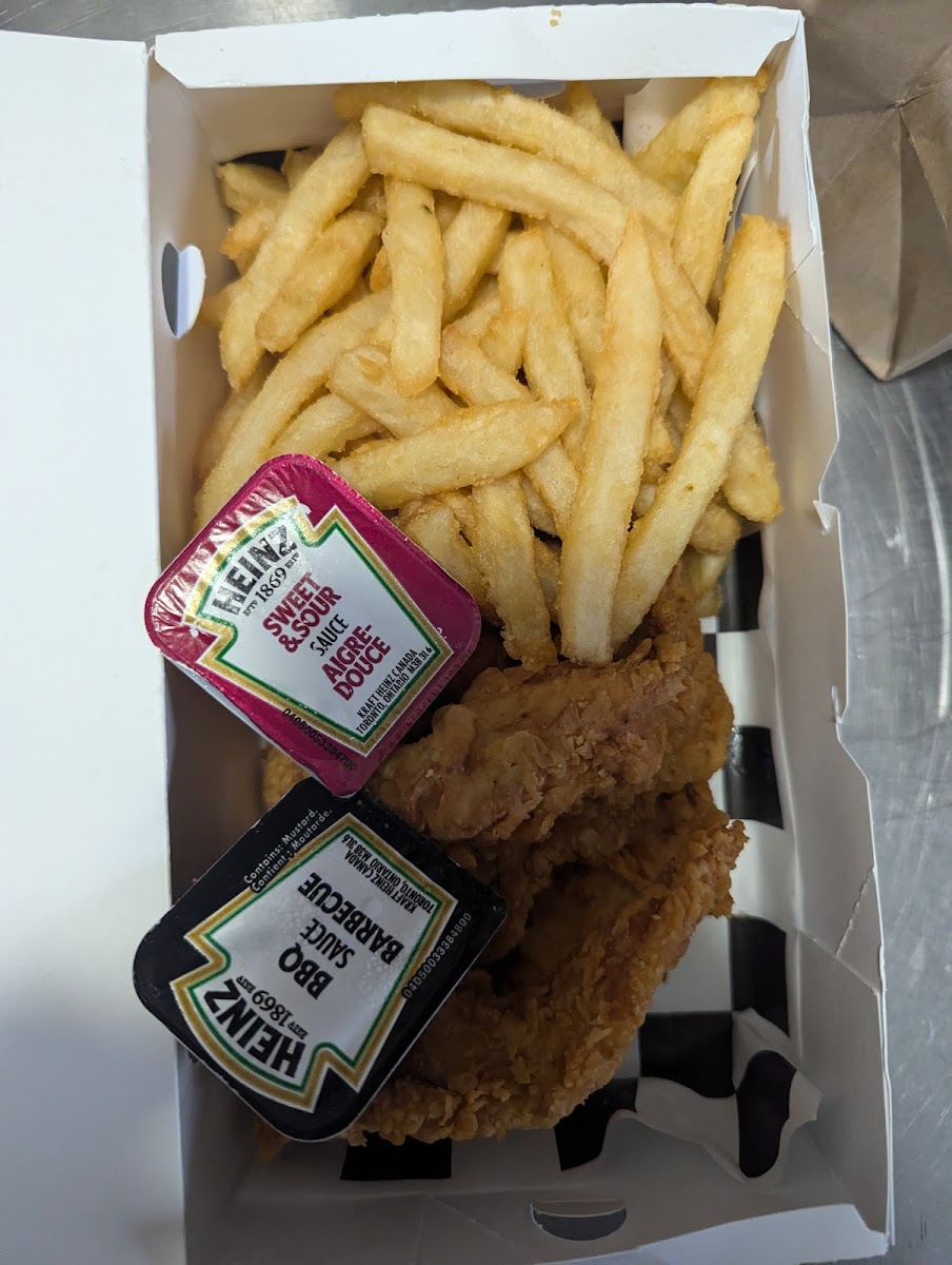 Chicks R Us Broasted Chicken Photo 5