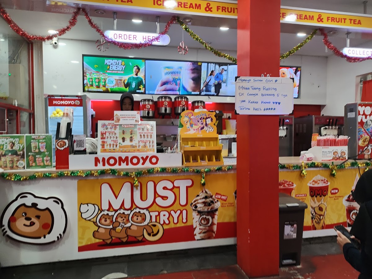Momoyo Ice Cream & Fruit Tea Gresik Photo 3