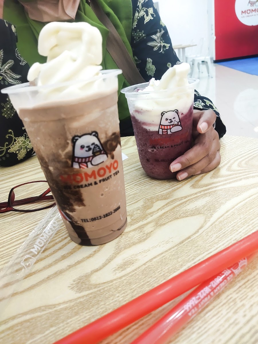 Momoyo Ice Cream & Fruit Tea Gresik Photo 6