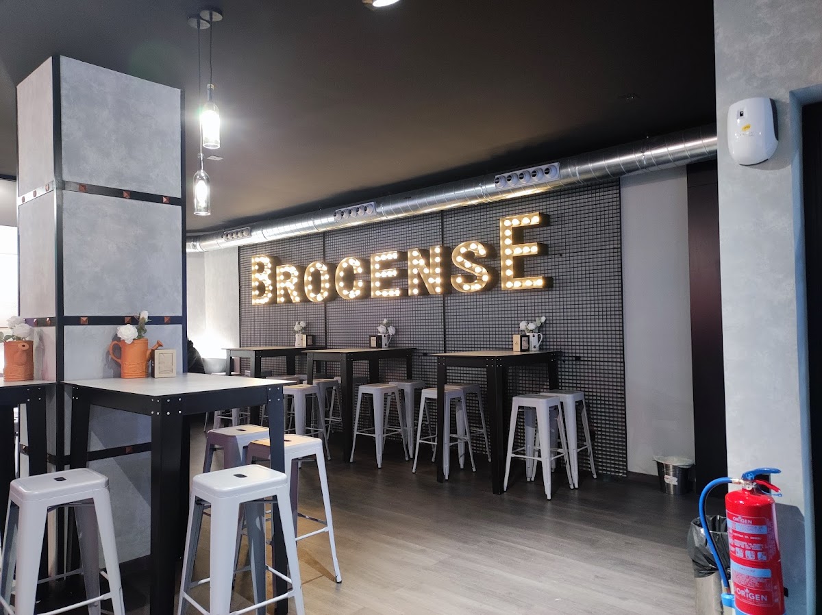 Brocense Veintitrés