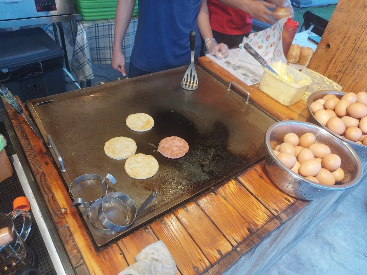 Maliqz Burger Photo 7