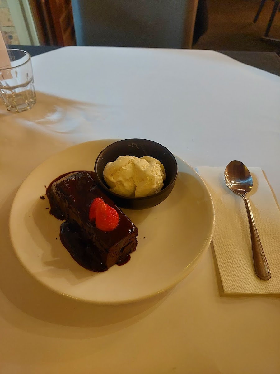 Pine Grove Hotel Photo 8