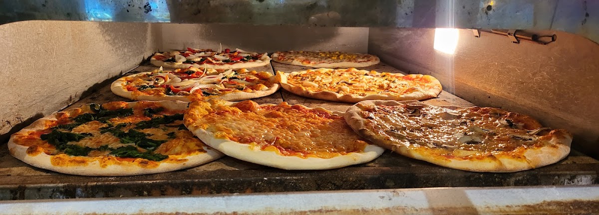Pizzeria-ella Photo 3
