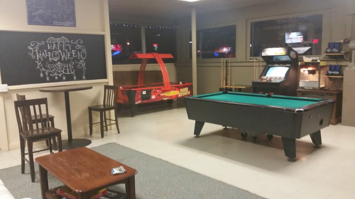 Sam's Bar & Grille Photo 4