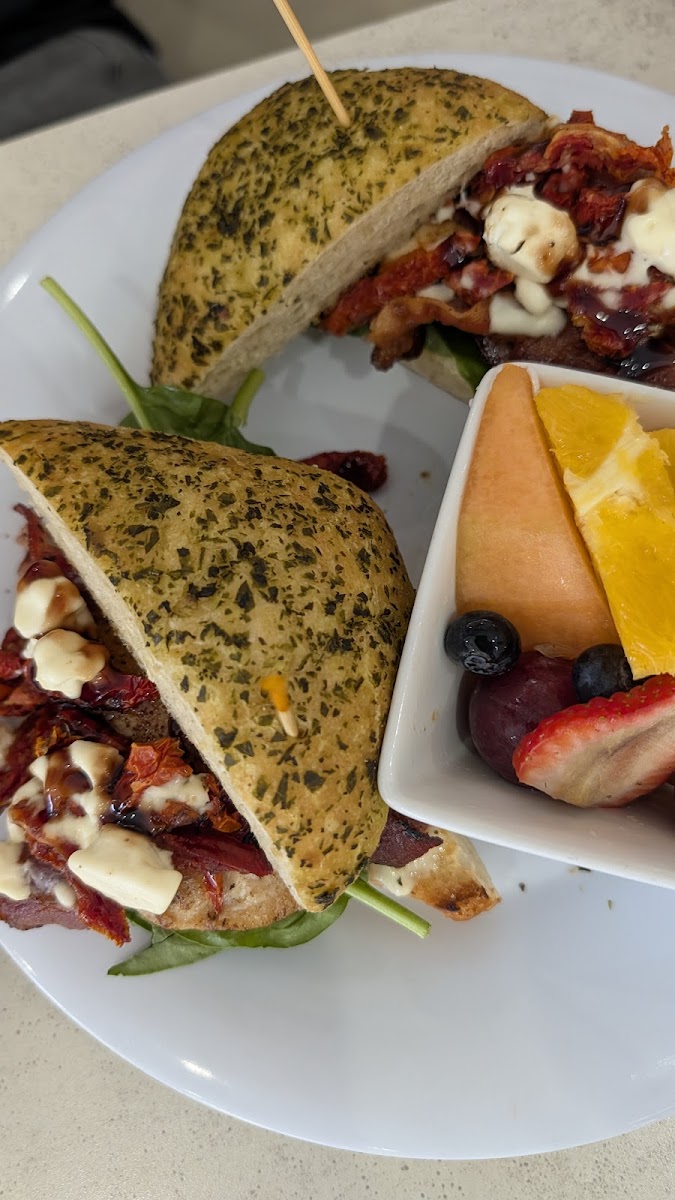 Citrus Breakfast and Lunch Photo 3