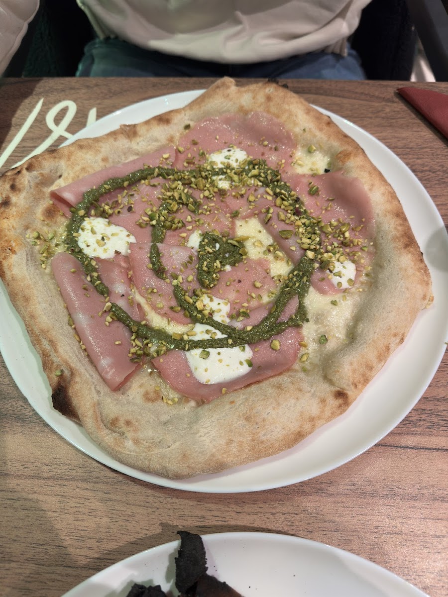 AMORE FATI PIZZA Photo 5
