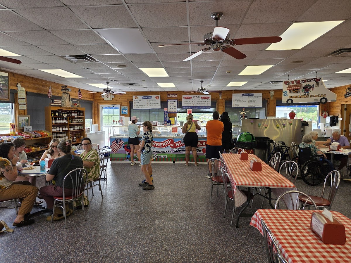 Strawberry Hill USA- CAFE Photo 3