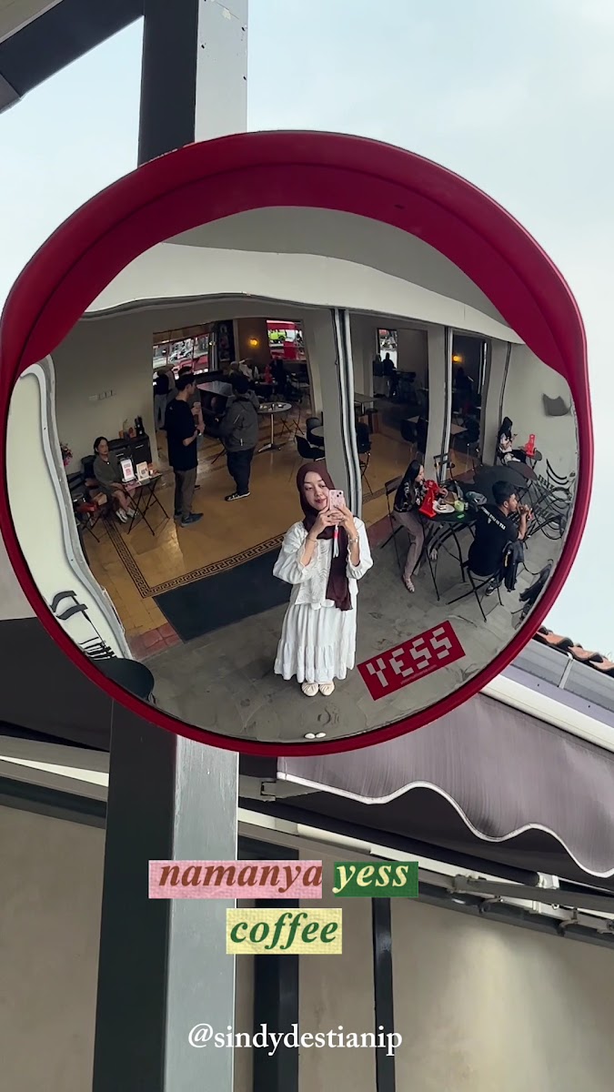 YESS Coffee & Eatery Photo 2