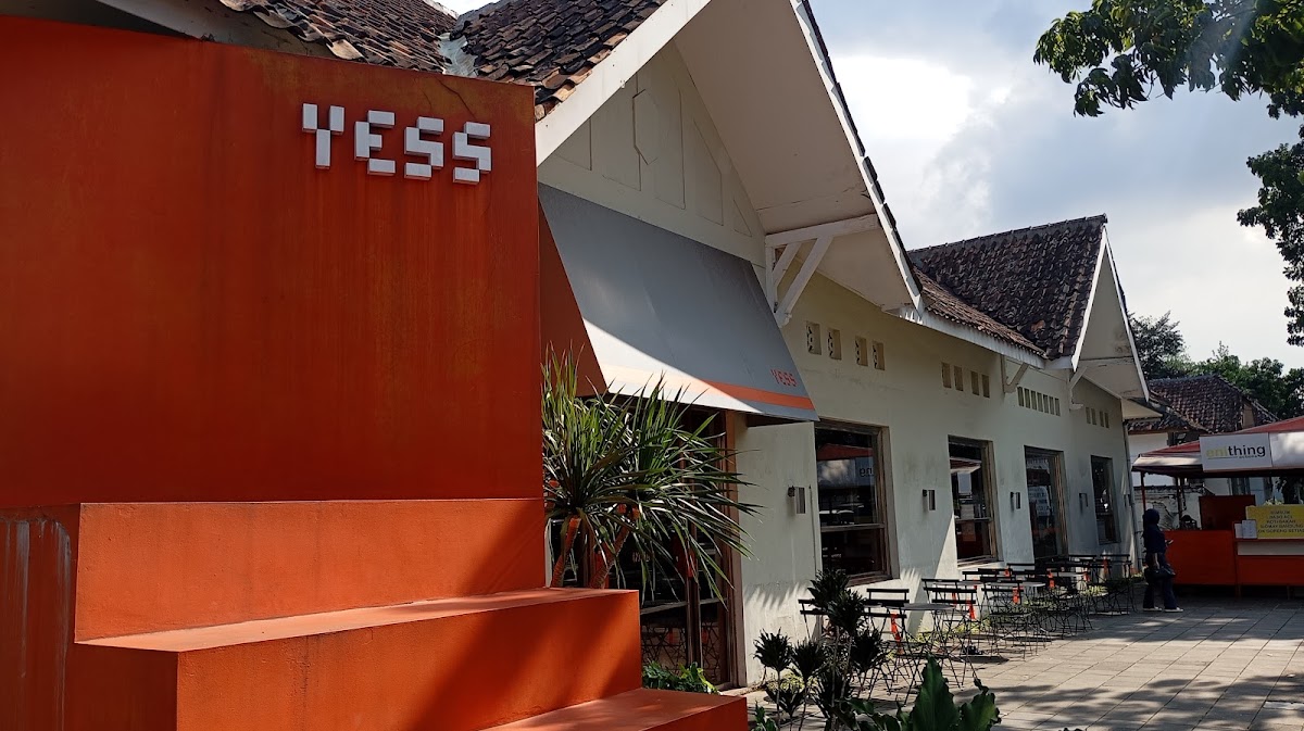 YESS Coffee & Eatery Photo 3