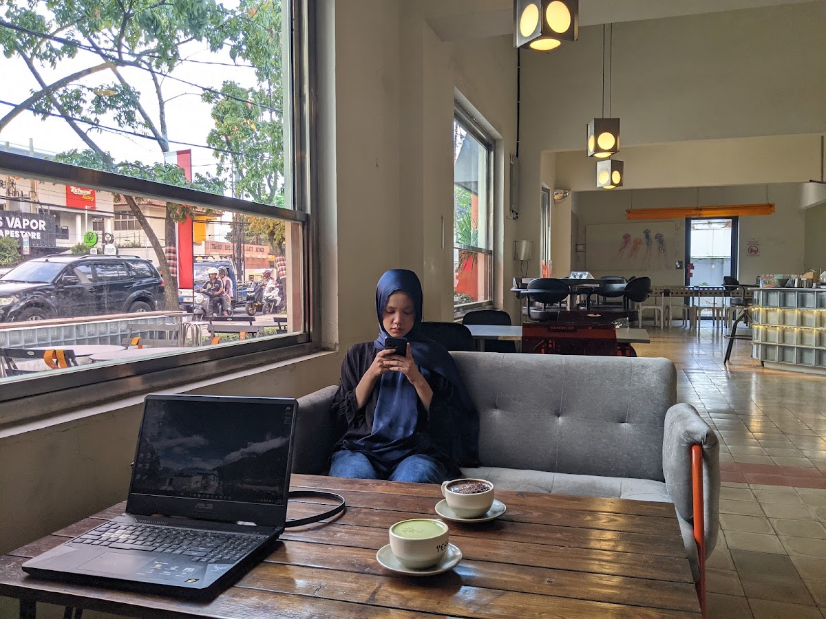 YESS Coffee & Eatery Photo 5