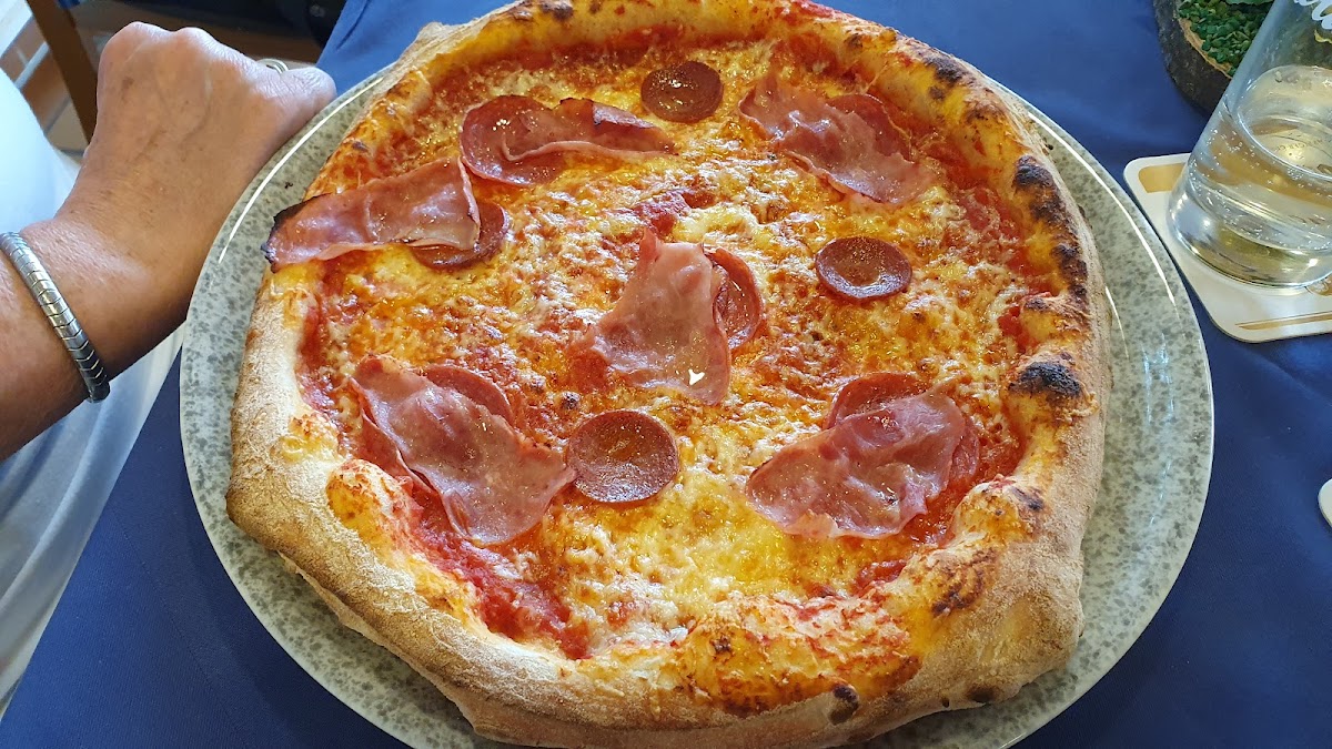 Bürgerhaus Erda - Pizzeria Luisa Photo 6
