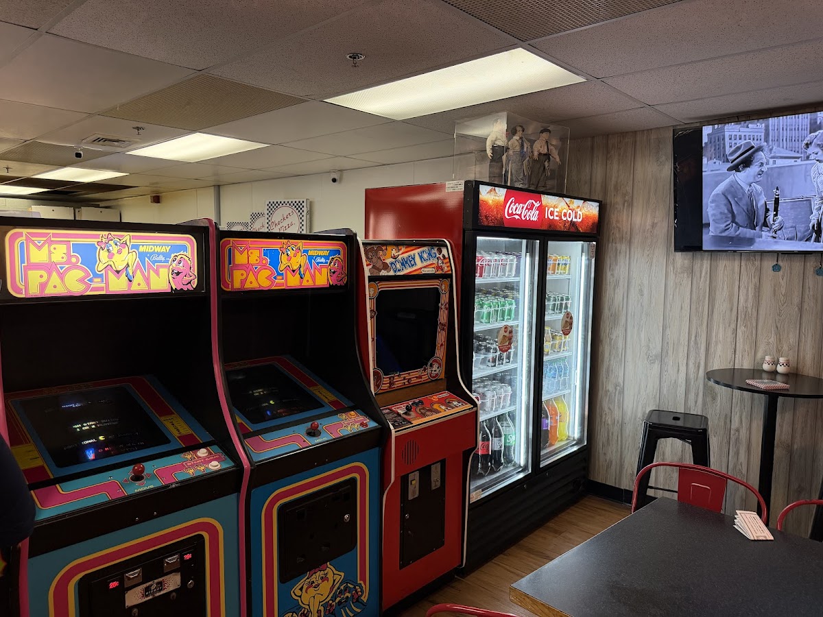 Checkers Pizza Photo 10