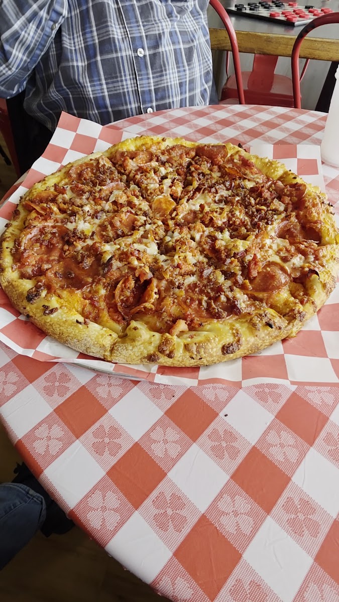 Checkers Pizza Photo 2