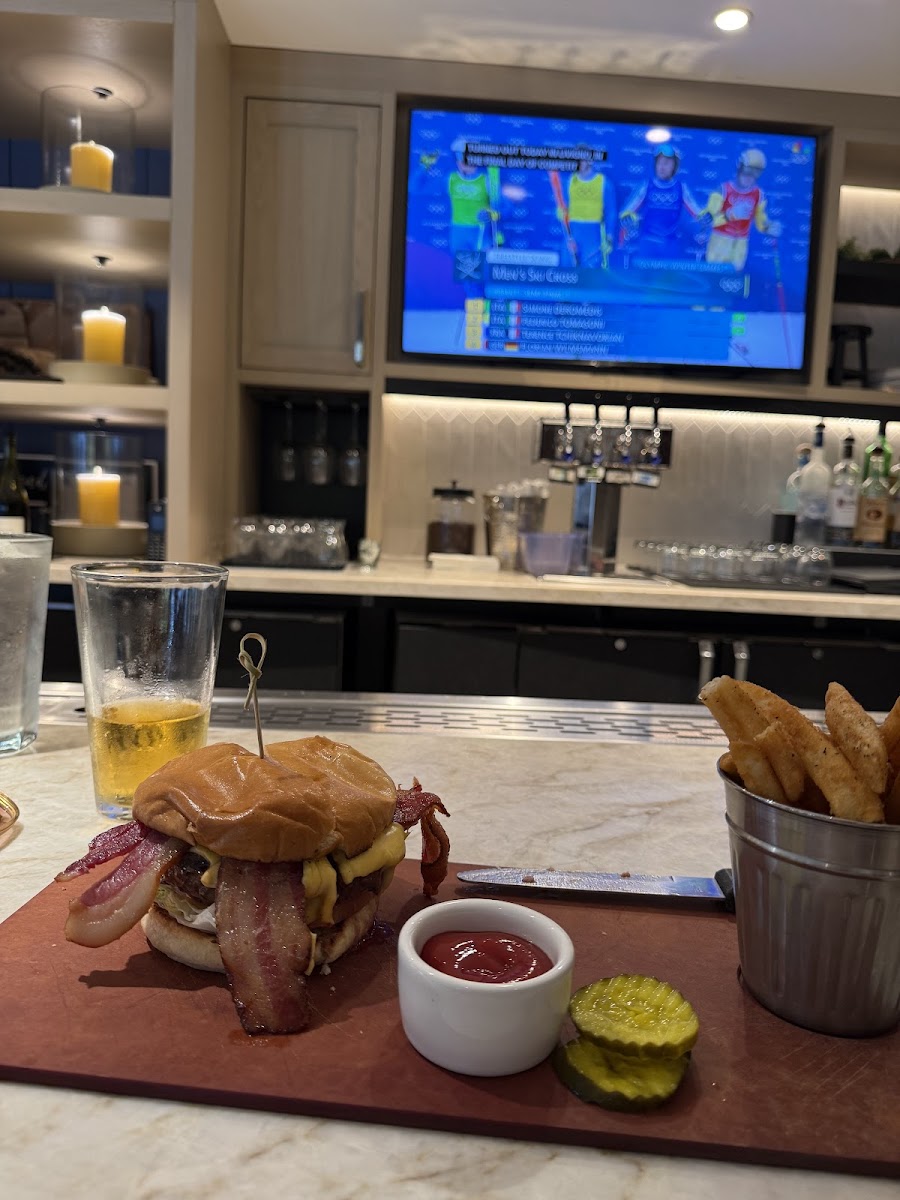 BRGR Kitchen +Bar Photo 9