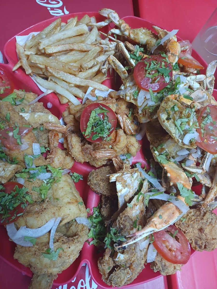 Mariscos El Rey Cocina Y Pescadería Photo 10