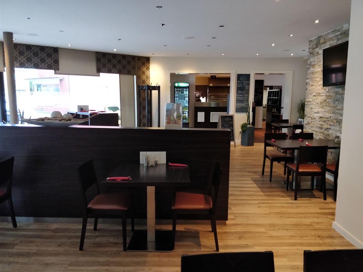 Pizzeria Arlecchino Photo 4