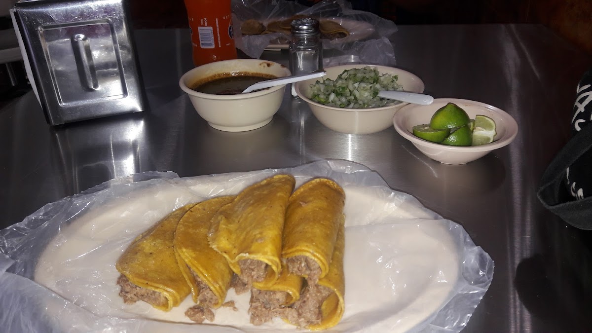 Tacos Estilo Tlaquepaque El Güero Photo 10