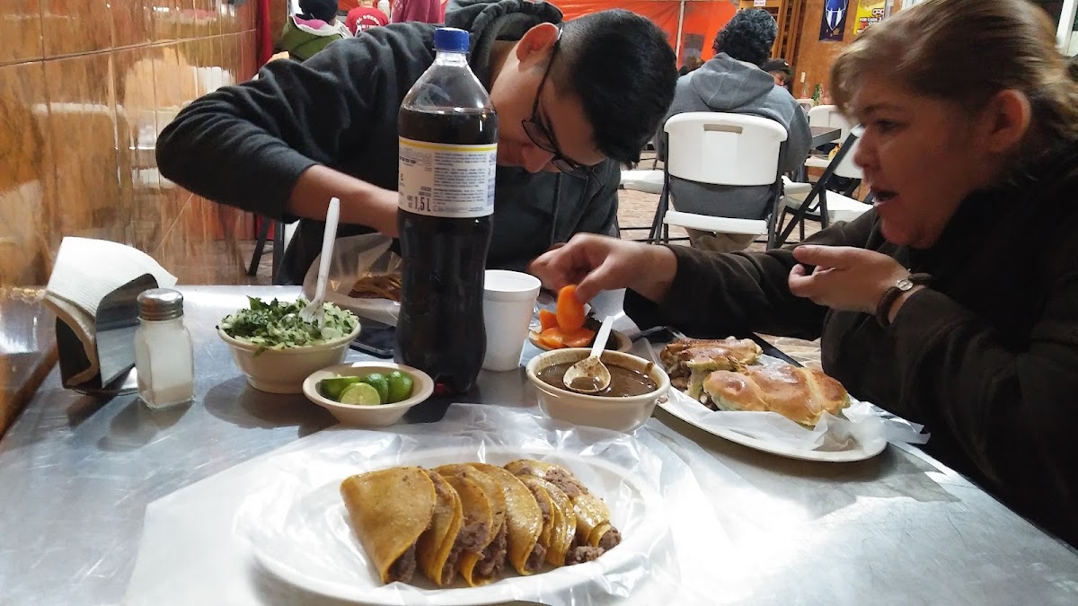 Tacos Estilo Tlaquepaque El Güero Photo 7