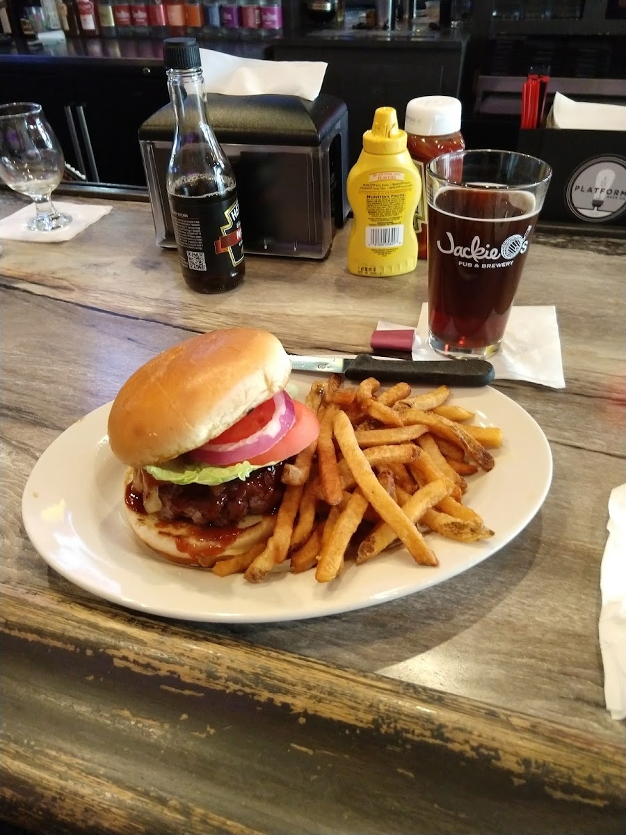TONY'S - Downtown Sandusky Photo 10