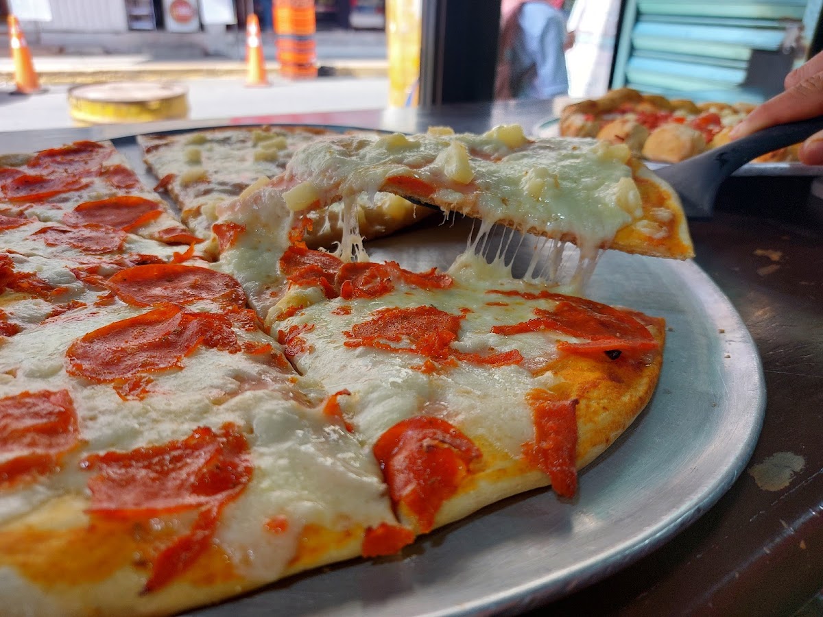 D' LIRAS PIZZA Photo 7