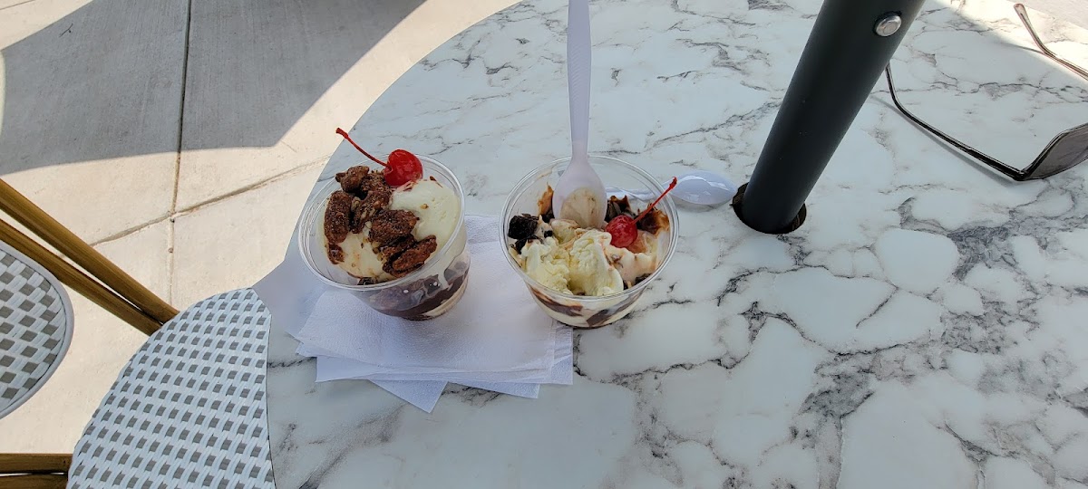 Titanic Ice Cream Photo 10