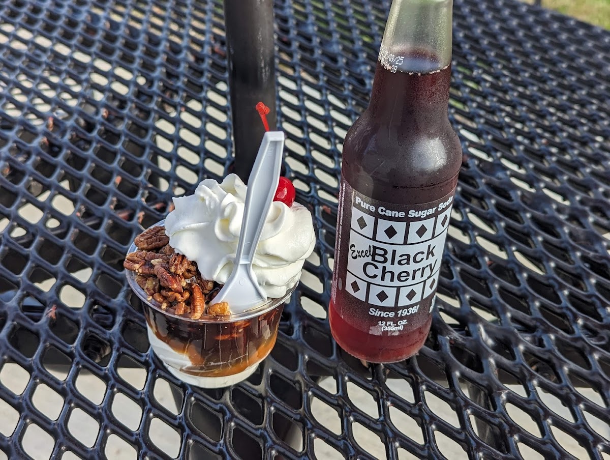 Bob's Frozen Custard Photo 8