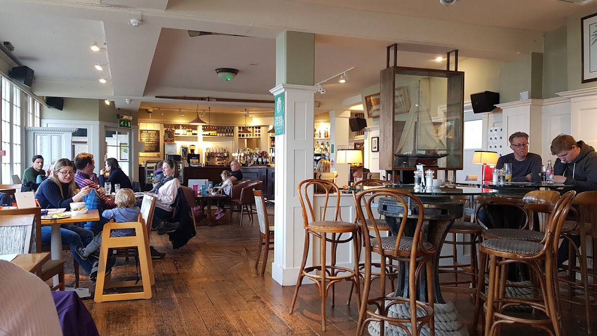 The Boathouse Bar & Restaurant