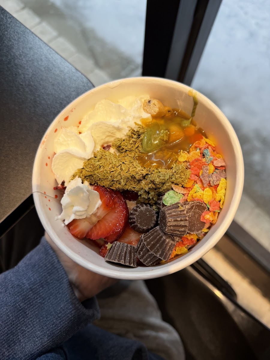 Zeinas Frozen Yogurt Photo 7
