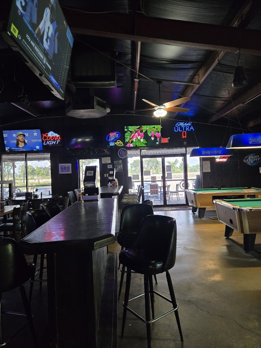 Half Time 36 Bar and Grill Photo 2